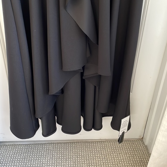 Black evening gown - Picture 2 of 7